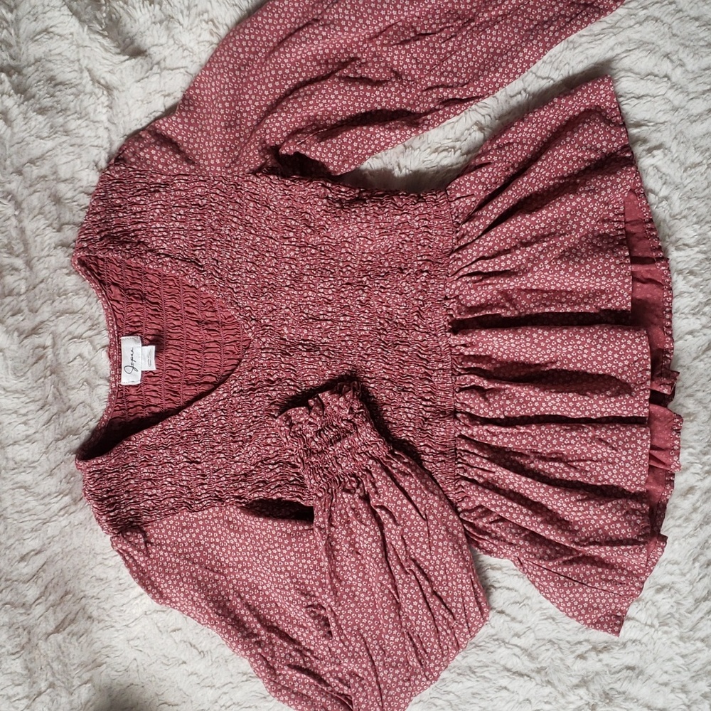V-neck peasant top
